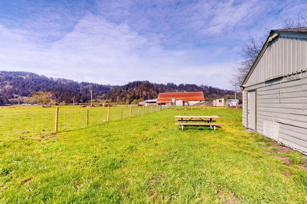 Redwood Farmhouse In The Orick Valley Exterior foto
